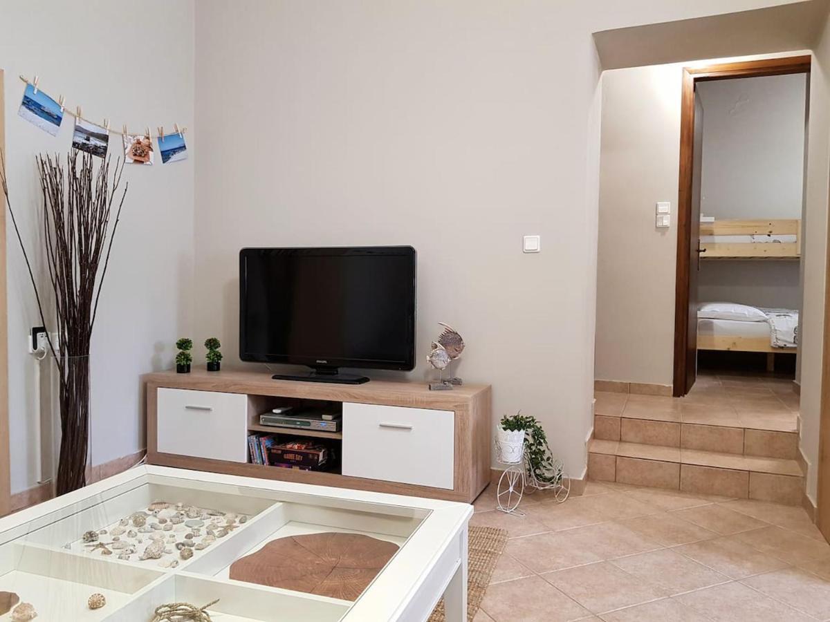 Colimbos Accommodation, 2 Min From The Beach Sfinárion المظهر الخارجي الصورة